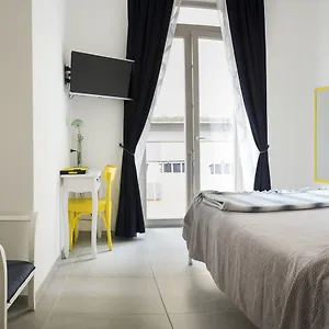Bed & Breakfast Civico10, Naples