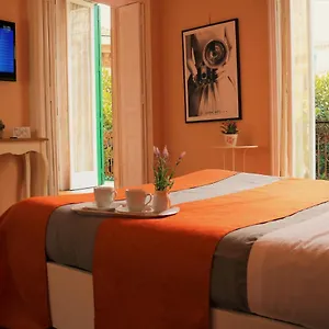 Bed & Breakfast Amedeo Square, Naples