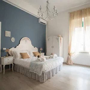 Bed & Breakfast La Maison Romantique, Naples